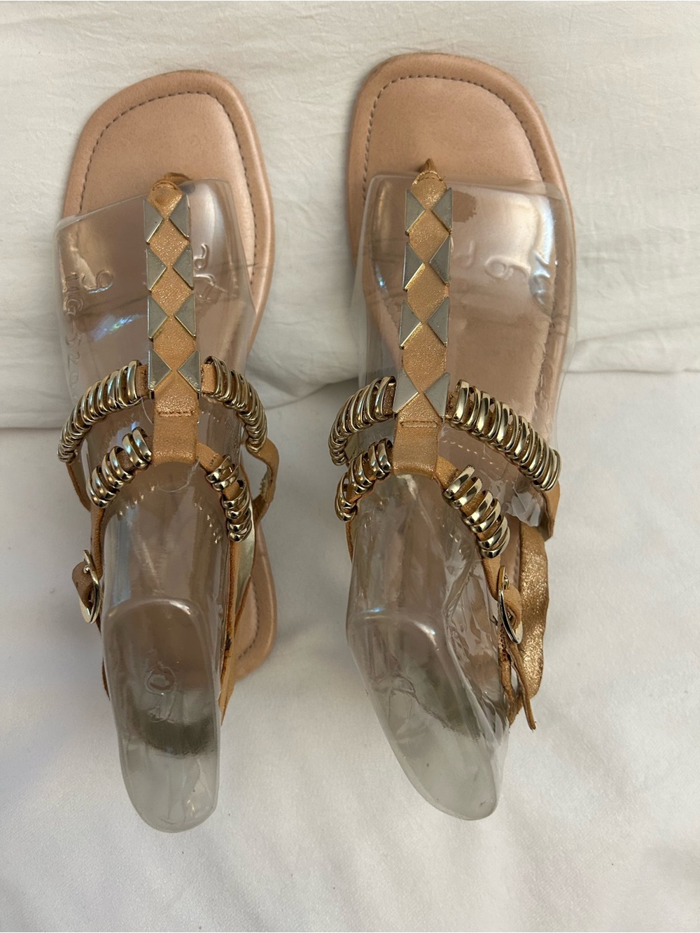 🌟Jessica Simpson Gold and Clear Braided T-Strap Sandals 💛🌟